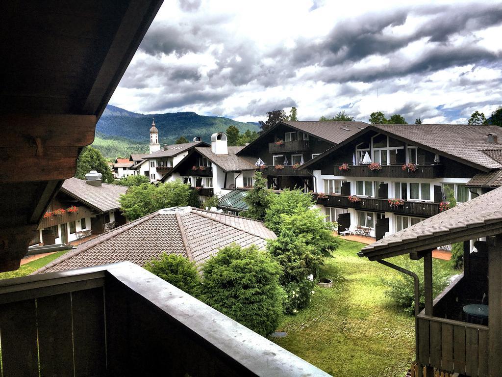 Gastehaus Brigitte Hotel Garmisch-Partenkirchen Bagian luar foto